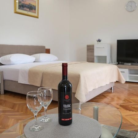 Apartman Simovic トレビニエ エクステリア 写真